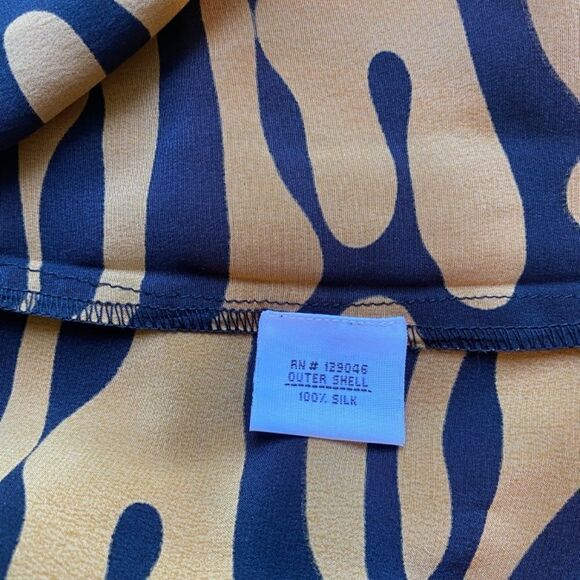 0145 What Goes Around Comes Around Print Blouse Shirt Size L NWT - Picture 6 of 10